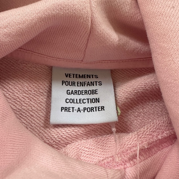Vetements Baby Pink Logo Print Hoodie - Picture 4 of 5
